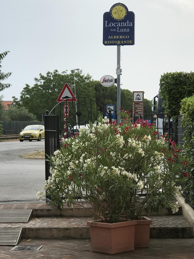 Hotel Locanda Della Luna Fogliano Marina Exterior foto